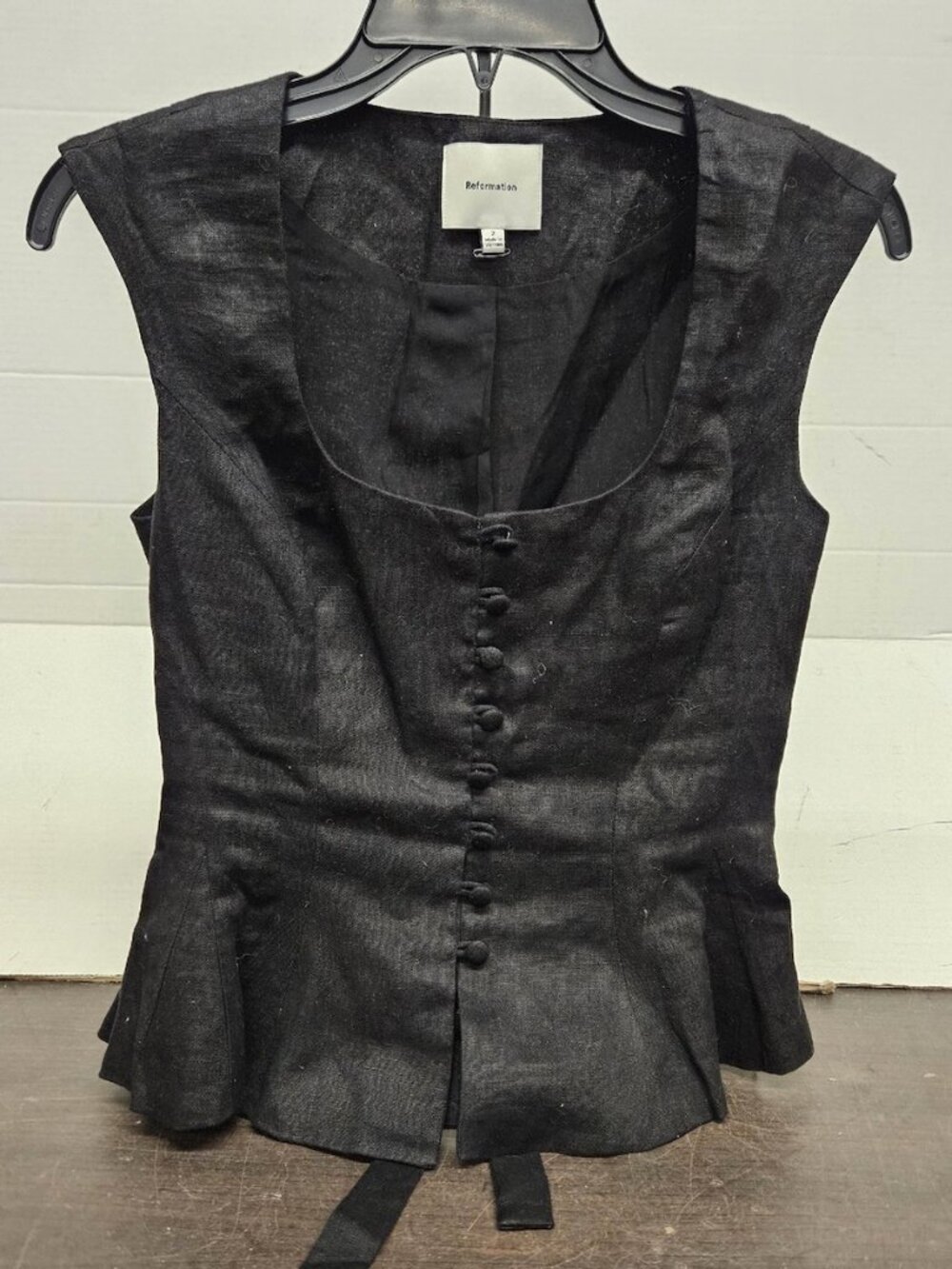 ISO Reformation Sleeveless Button-Down Top Size 2 or 4, Black Linen, Rayon Lined